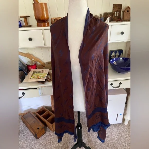 Chanel - Picture 1 of 5